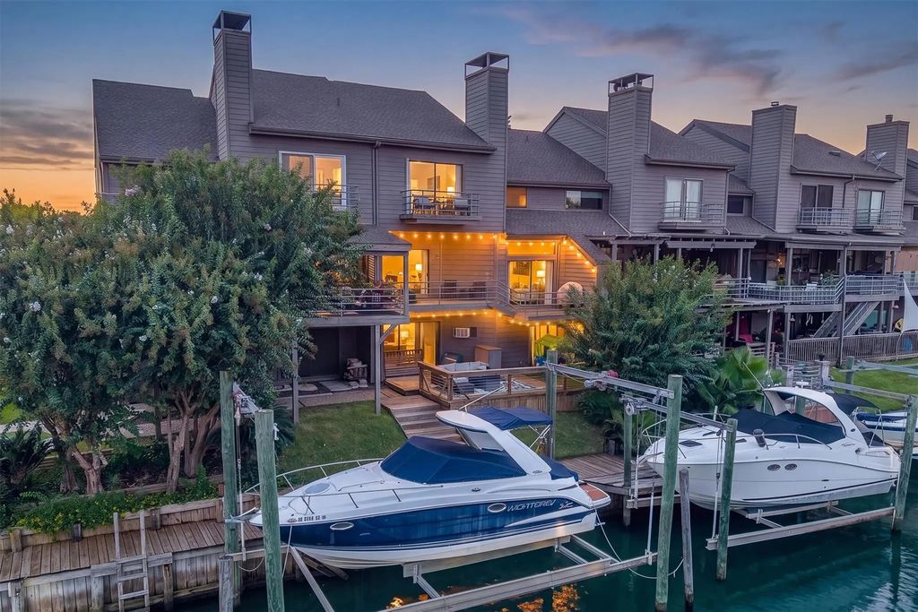18217 Sandy Cove, Houston
