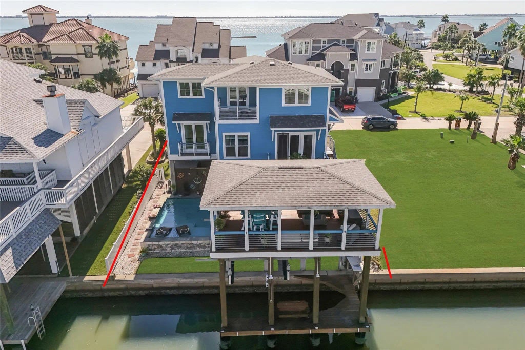 936 Long Reach Drive, Tiki Island