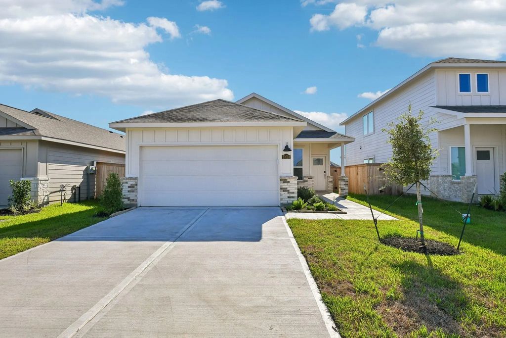 31018 Rivage Beach Drive, Huffman