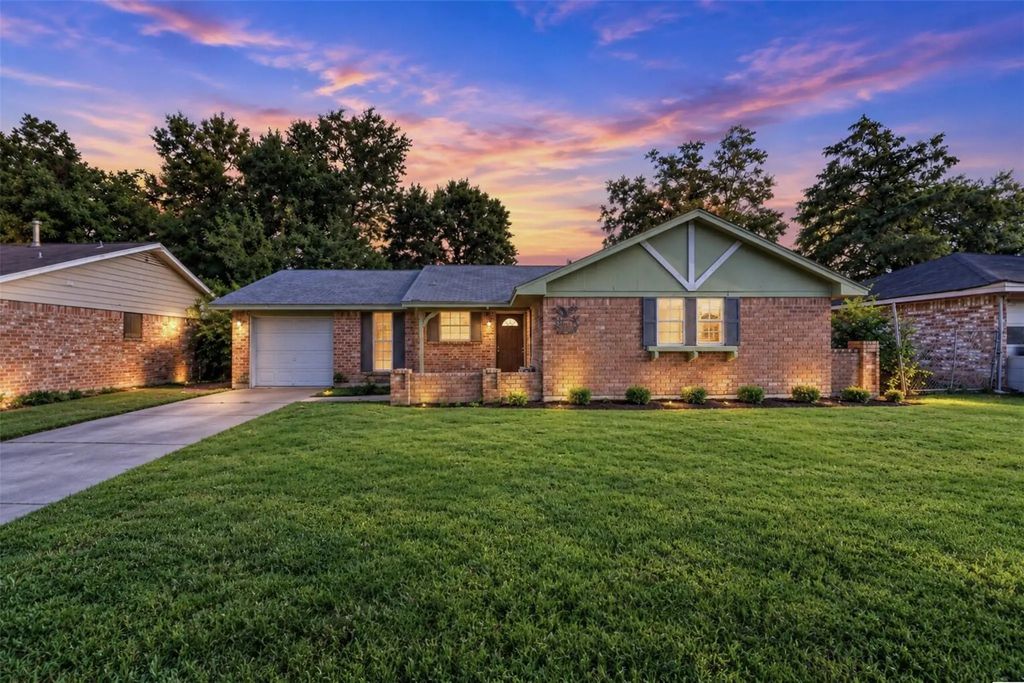 1514 Hidden Valley Drive, Houston