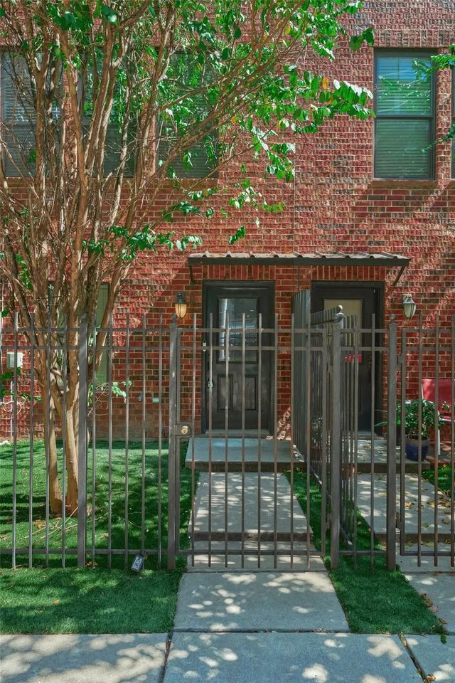2422 Navigation Boulevard E, Houston