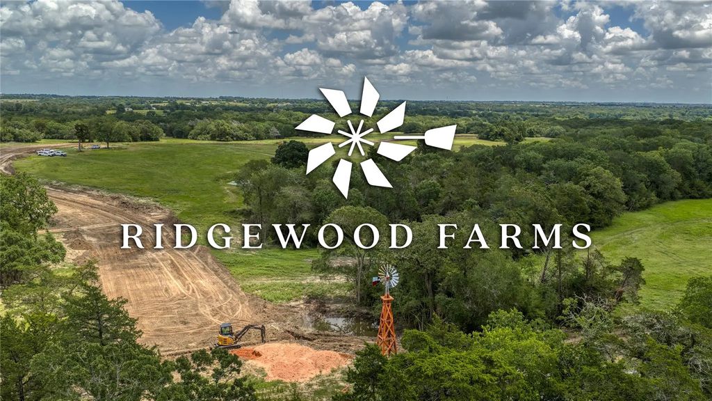 6 Hillwood Trail, Brenham