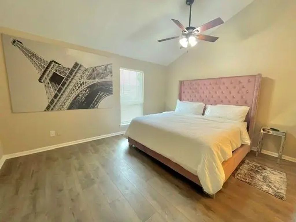 8732 Village Of Fondren Drive 8732, Houston