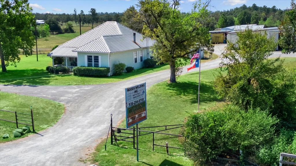1023 Fm-1696 W, Huntsville