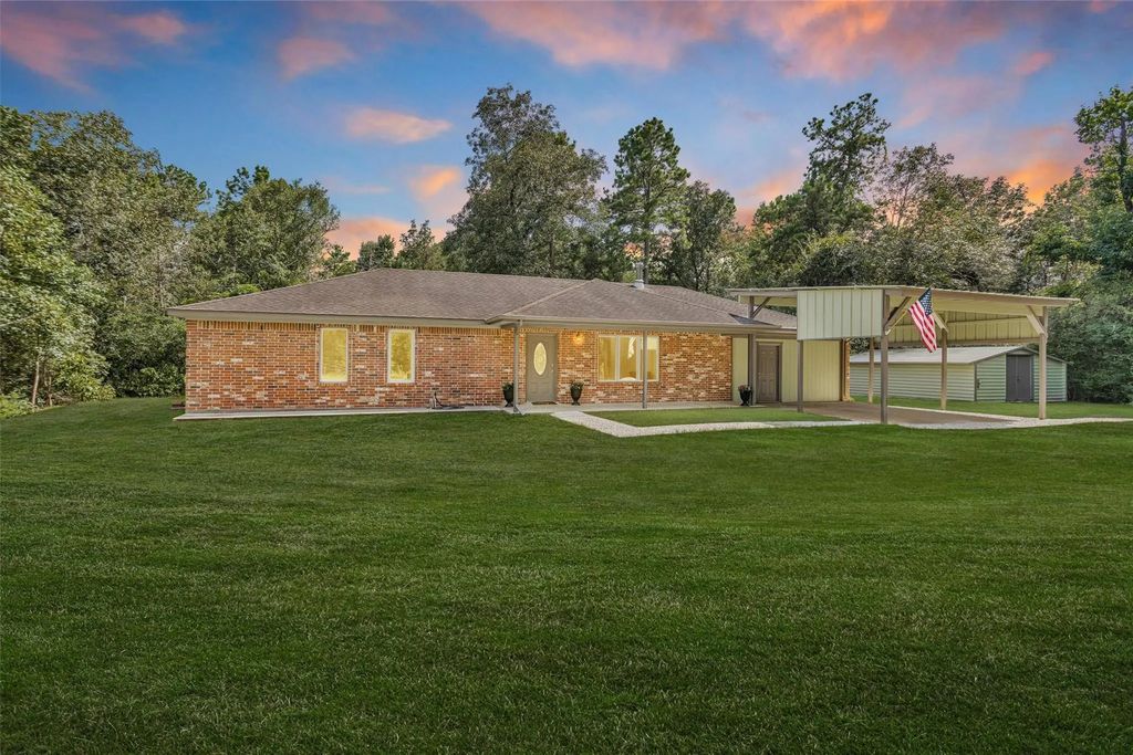 586 Diggs Rd Road, Willis