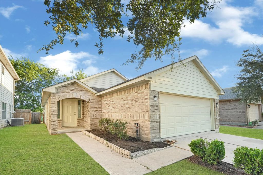 1107 Hampton Villa Lane, Houston
