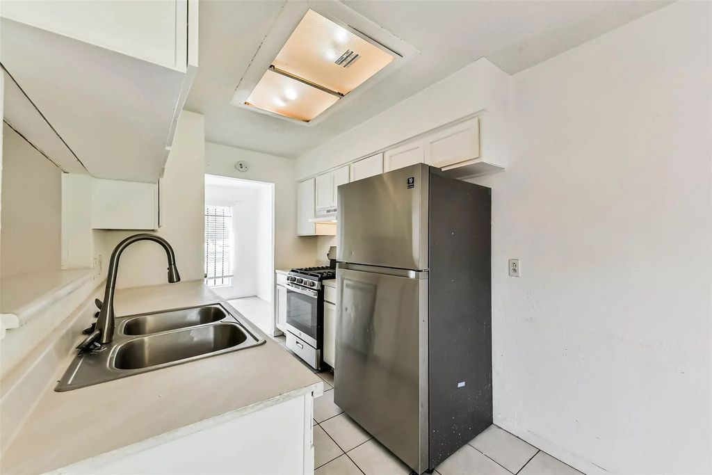 12203 Cape Hyannis Drive, Houston