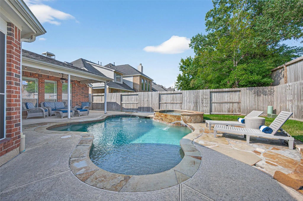 15922 Clipper Pointe Drive, Cypress