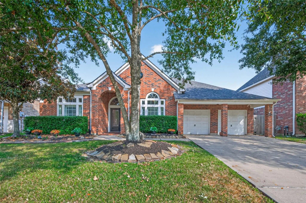 15922 Clipper Pointe Drive, Cypress