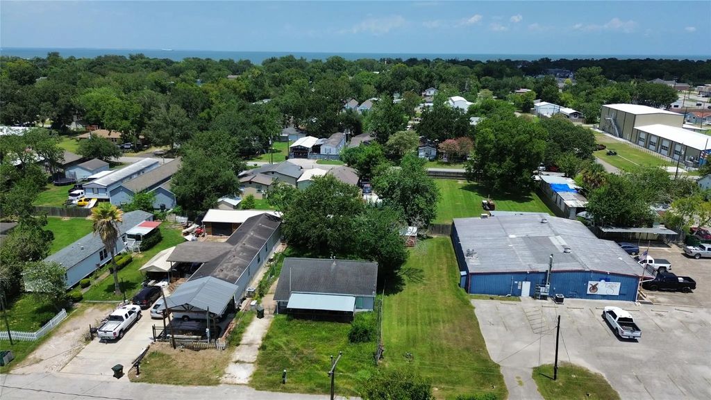 4439 9th Street, Bacliff