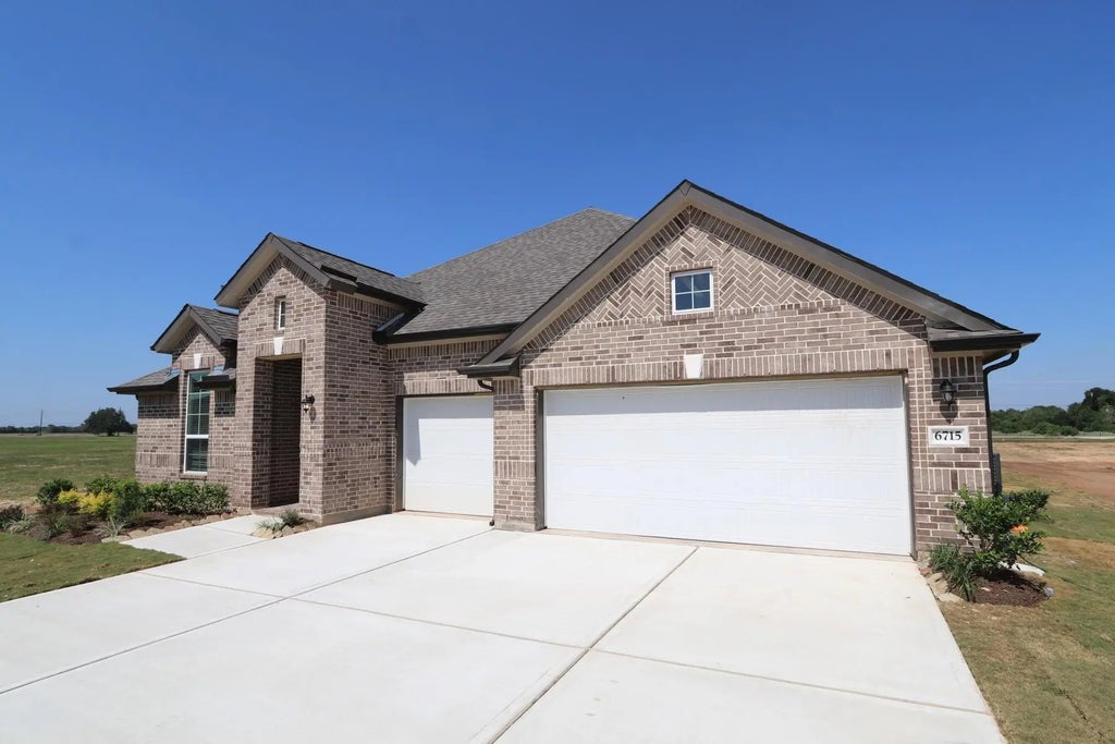 6715 Allens Landing, Needville