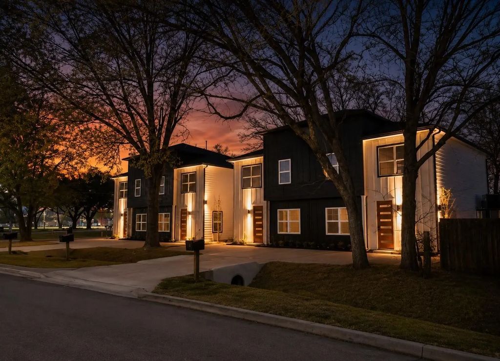 8803 Parkway Drive, Houston
