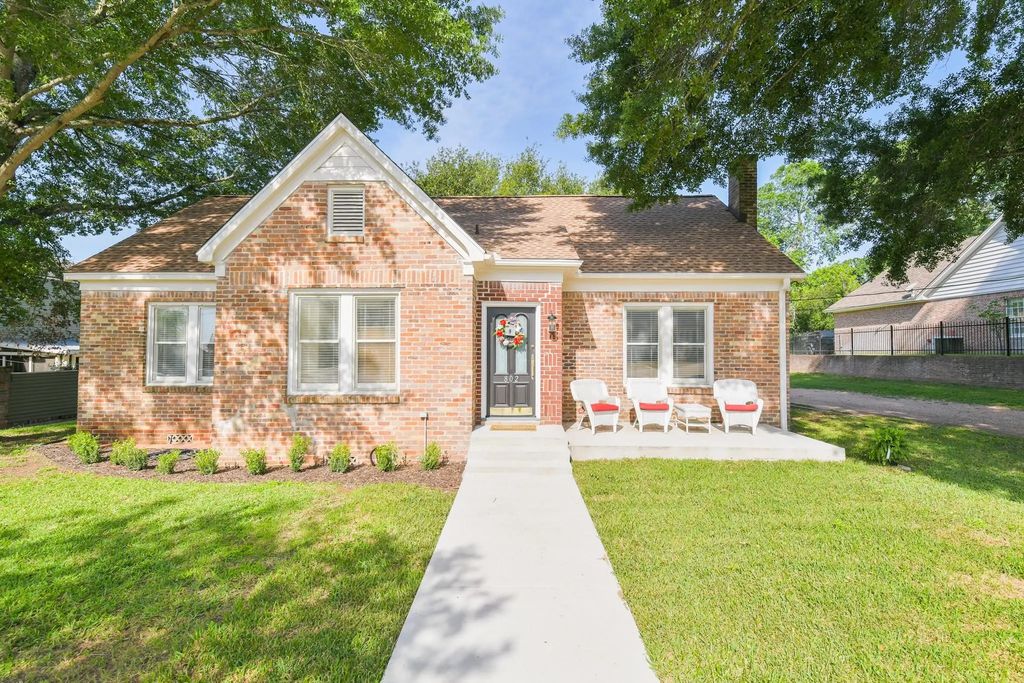 802 S Day Street, Brenham