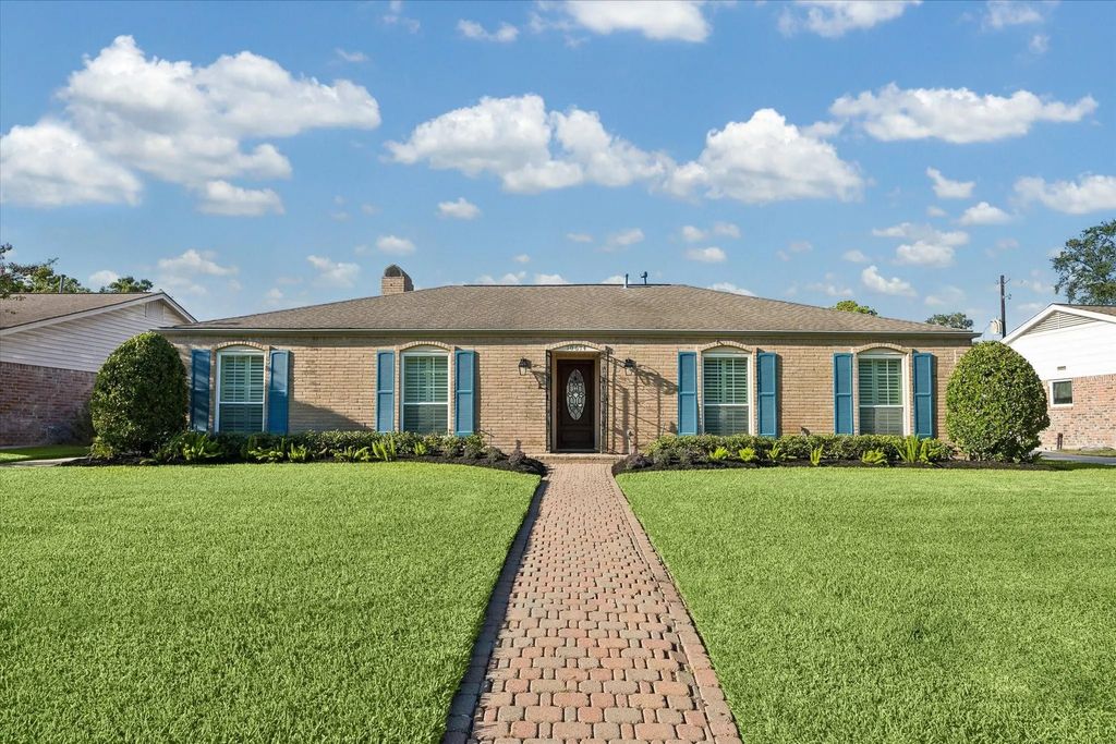 10614 Longmont Drive, Houston