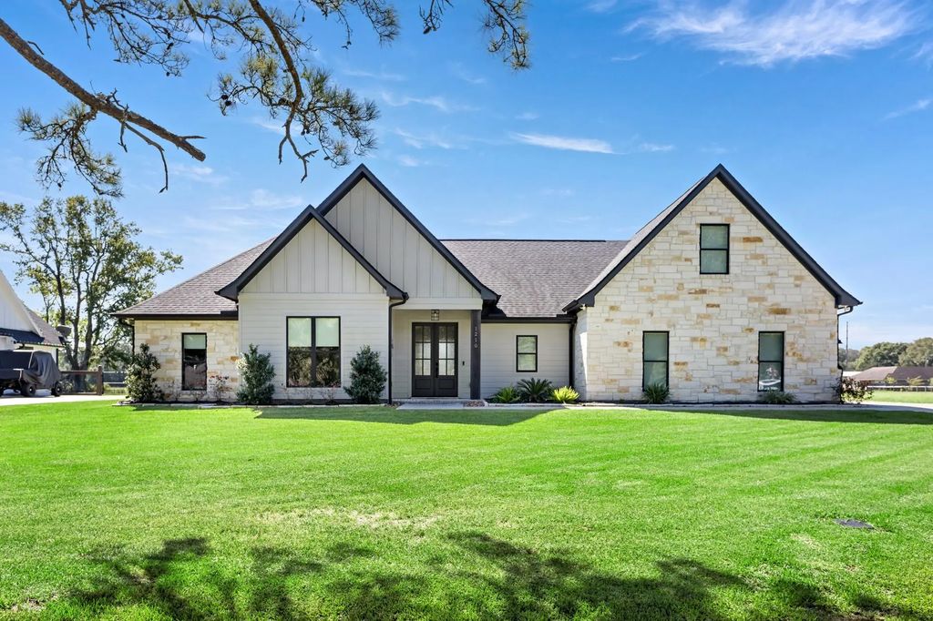 1210 Cuniff Road, Sour Lake