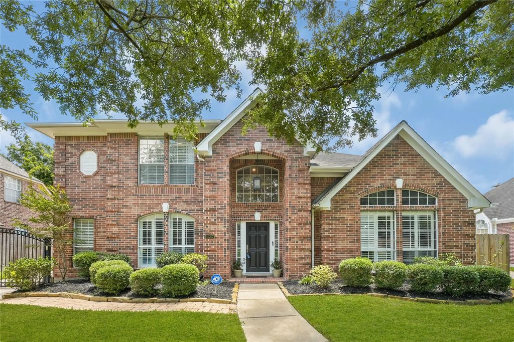 1327 Blackthorne Drive, Houston
