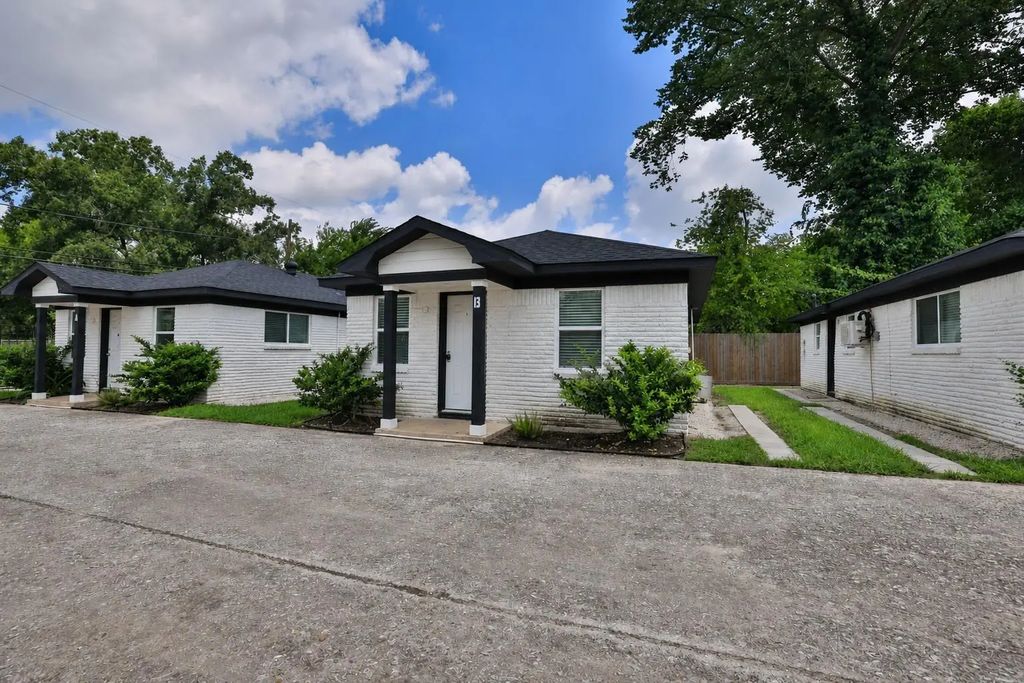 4116 Linn Street B, Houston