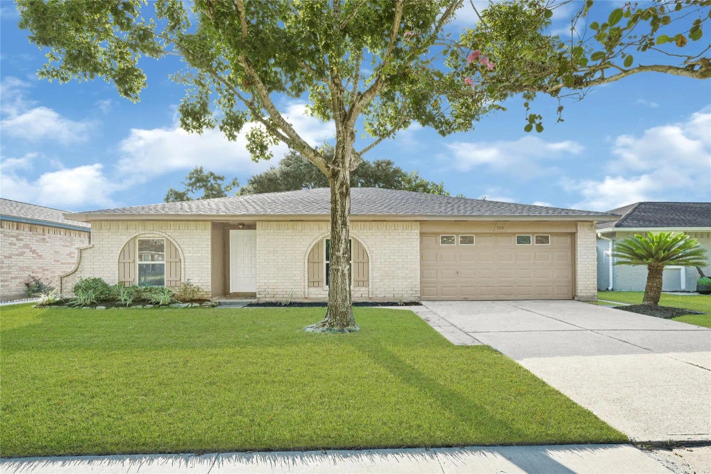 206 Sweetgum Street, League City