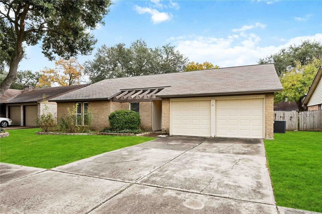 22419 Deville Drive, Katy