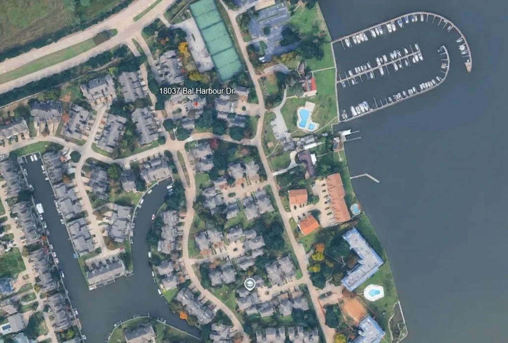 18037 Bal Harbour Drive, Nassau Bay