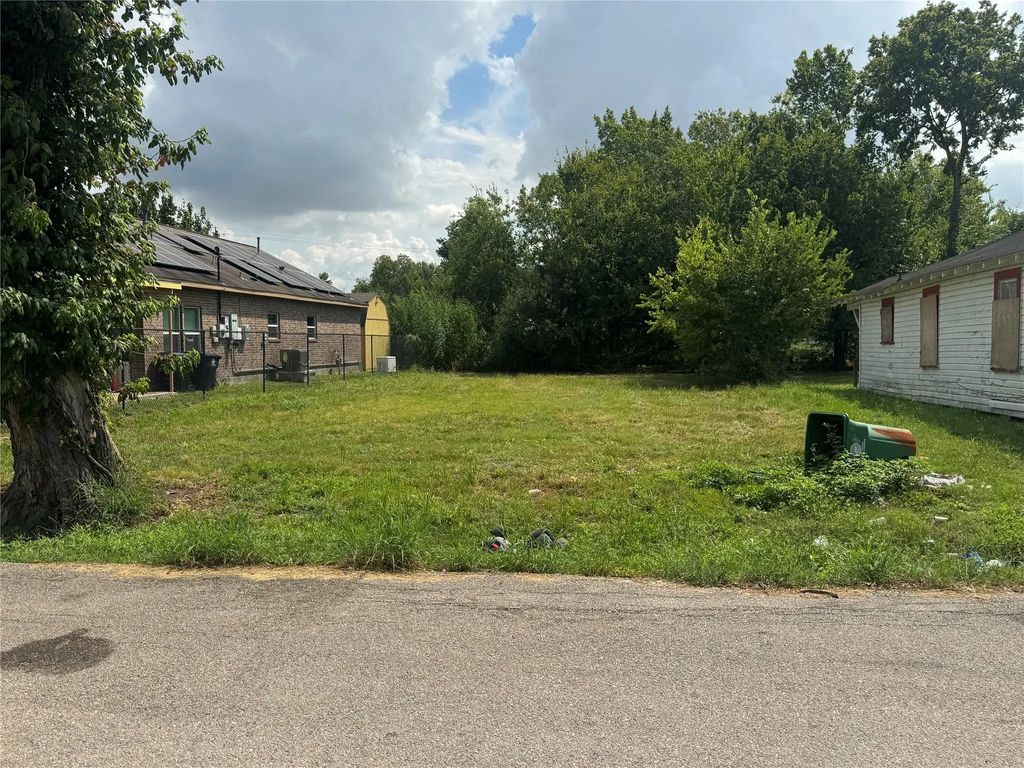 2012 Staples Street, Houston