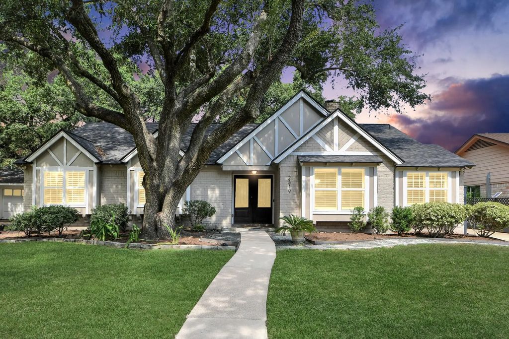 2319 Greyburn Lane, Houston