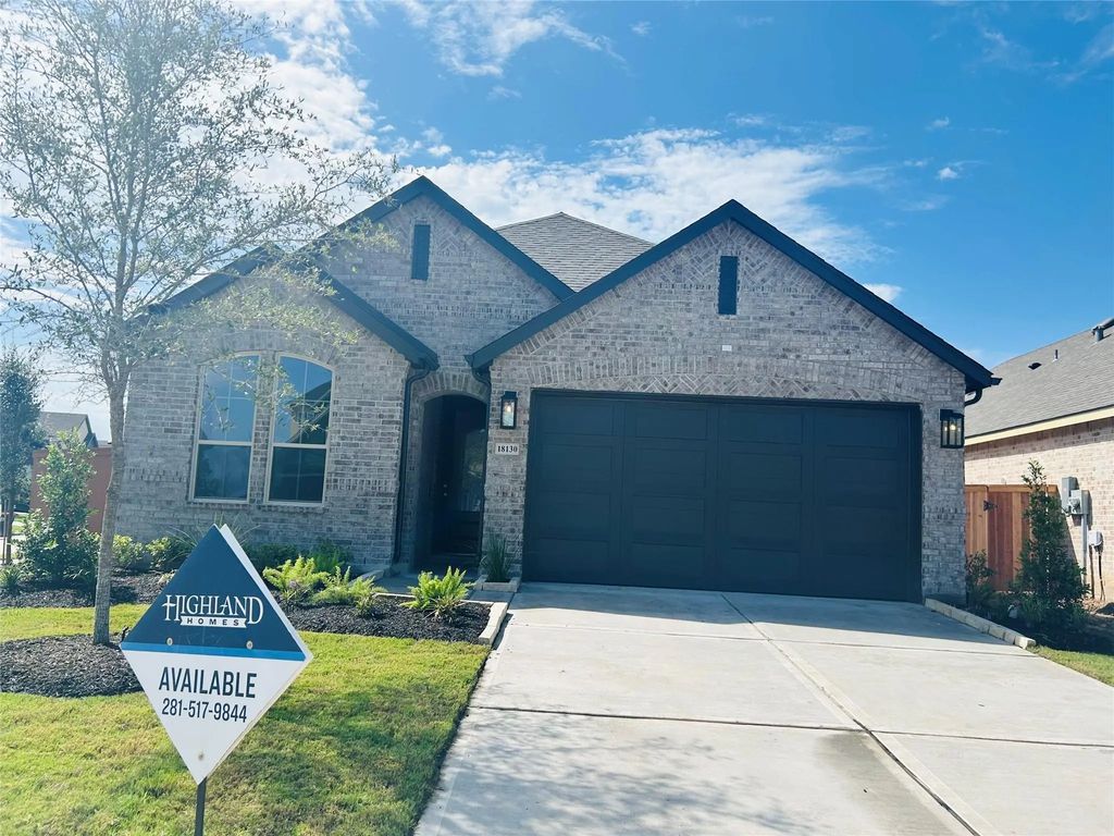 18130 Sunlit Oasis Drive, Webster