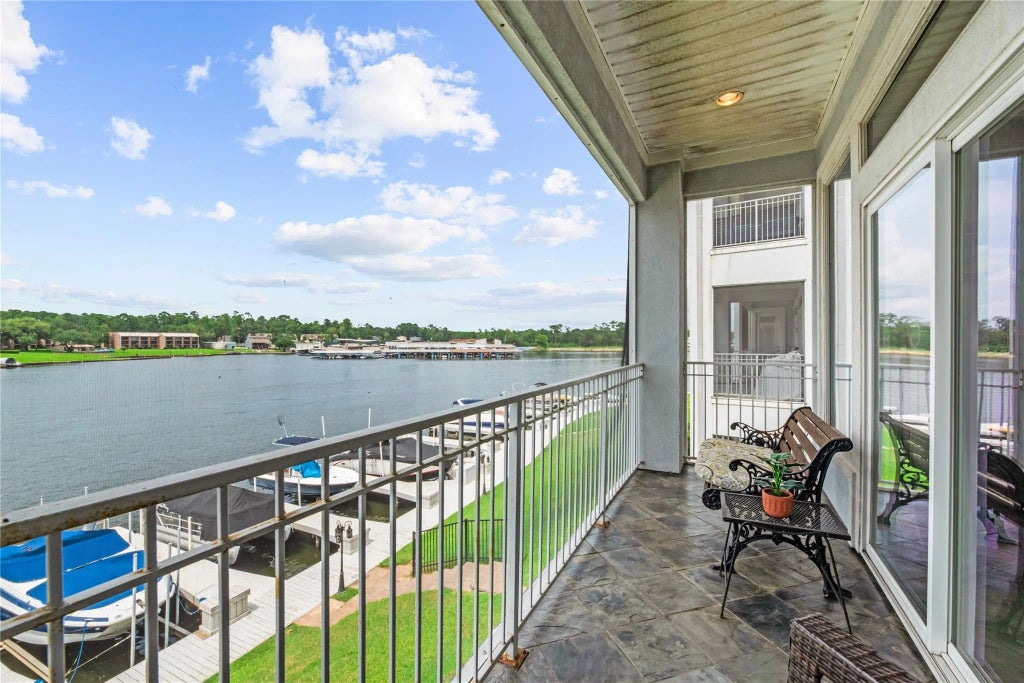 168 Lake Point Boulevard A204, Conroe