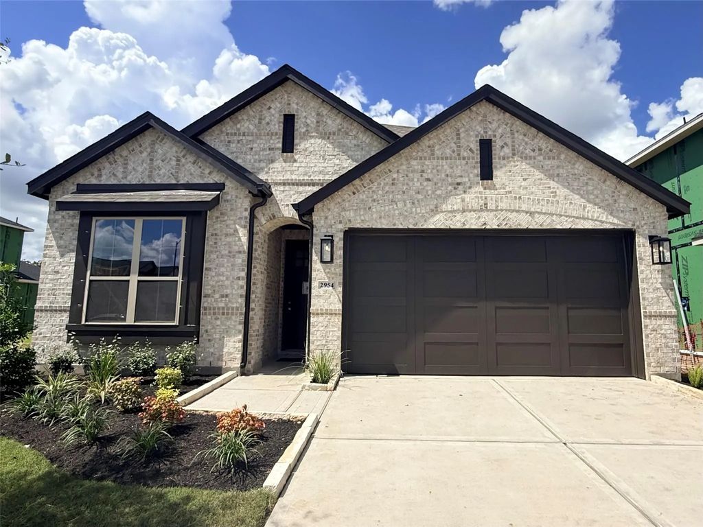 2954 Mellow Pines Lane, Webster