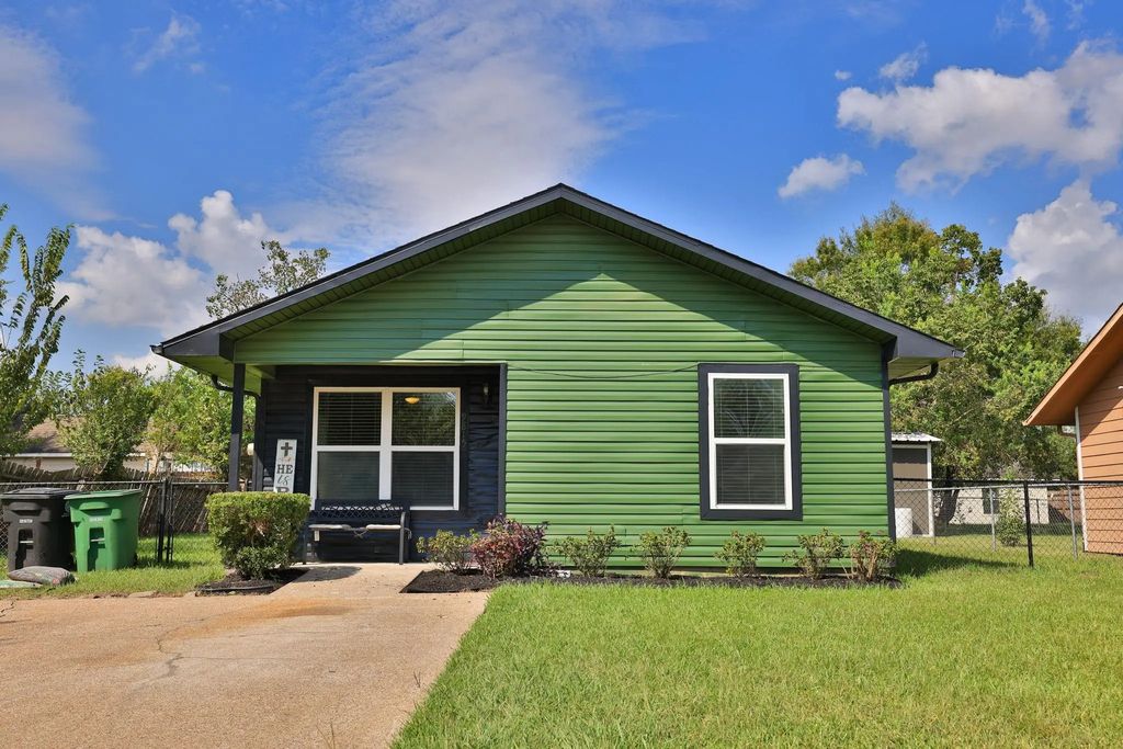 9815 Caballero Drive, Houston