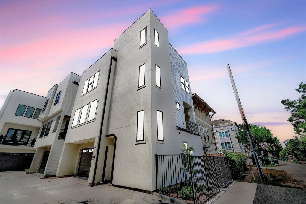 5439 Darling Street, Houston