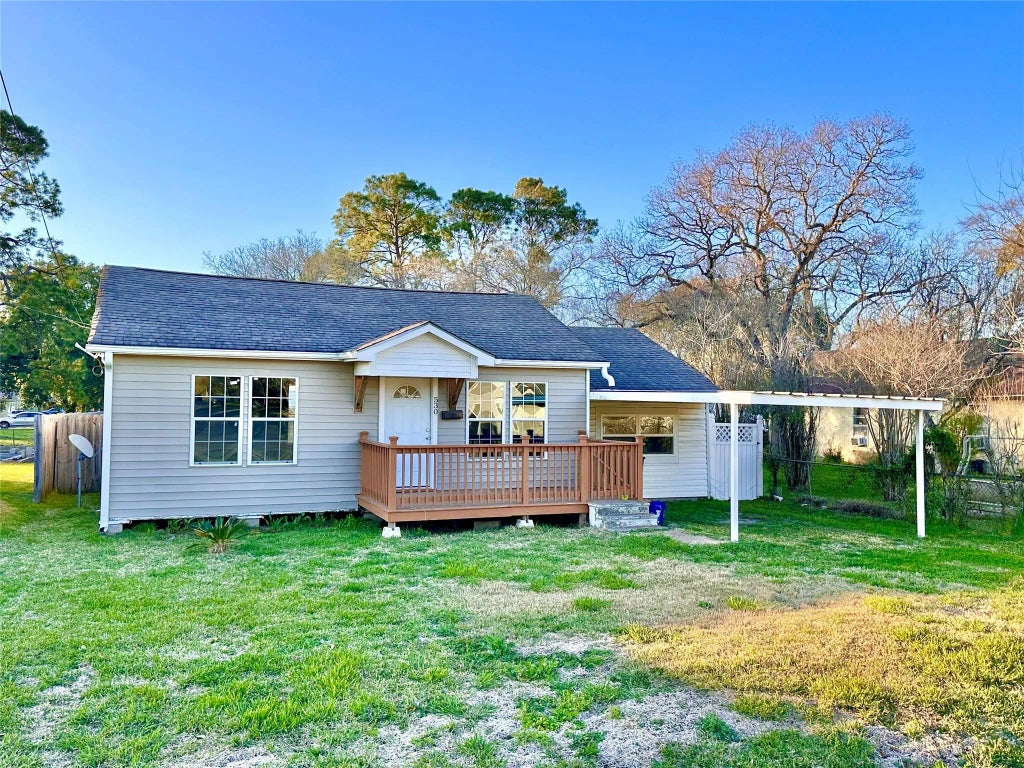 5301 North Street, Groves