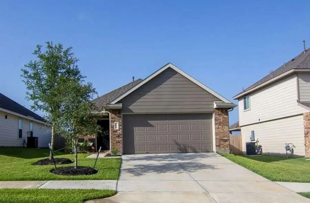 2919 Karin Crest Lane, Conroe