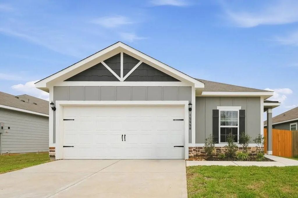 15550 Caramel Springs Drive, Conroe