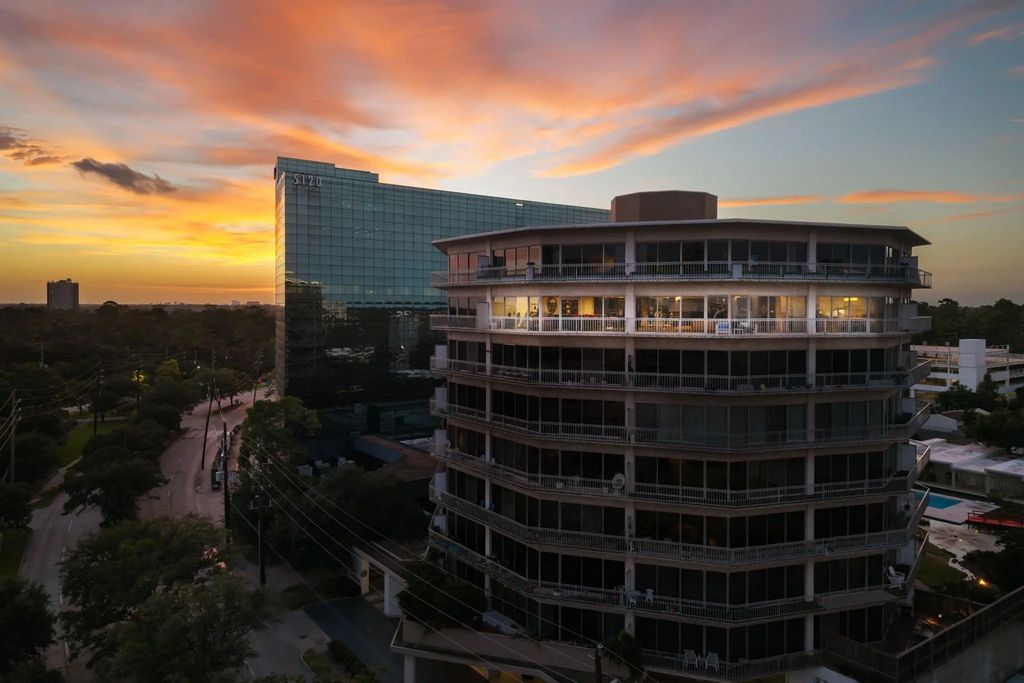 5050 Woodway Drive 8n, Houston