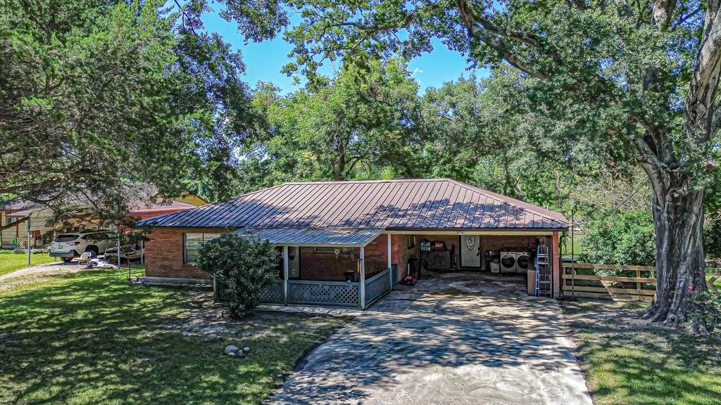 1014 River Road, Goodrich