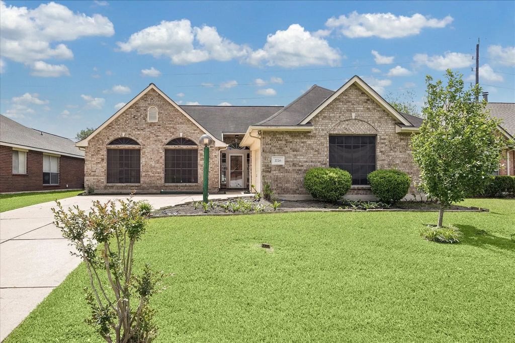 2726 N Larkspur Circle, Pearland