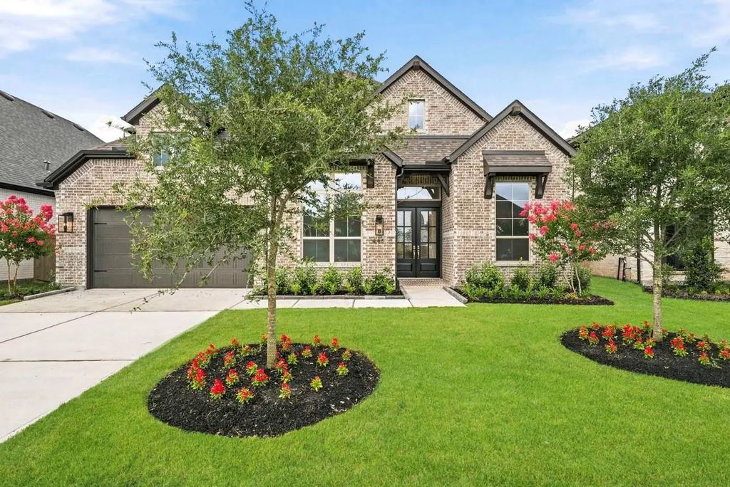 445 Soaring Sparrow Trail, Katy