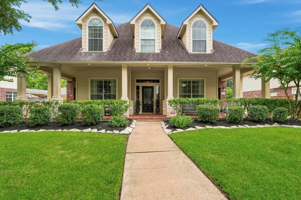 8310 Big Bend Drive, Sugar Land