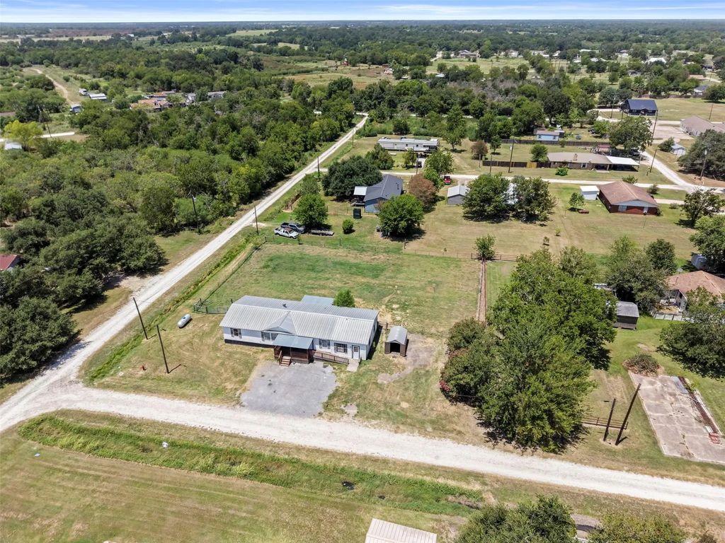 7470 Dallas Street, Iola