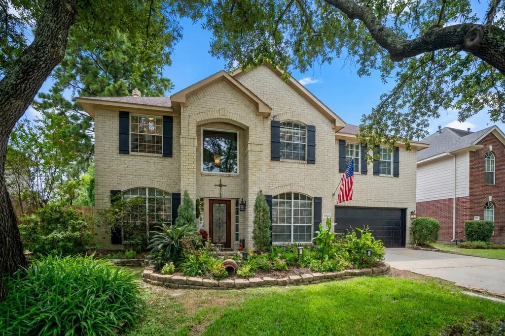 20235 Eden Pines, Spring