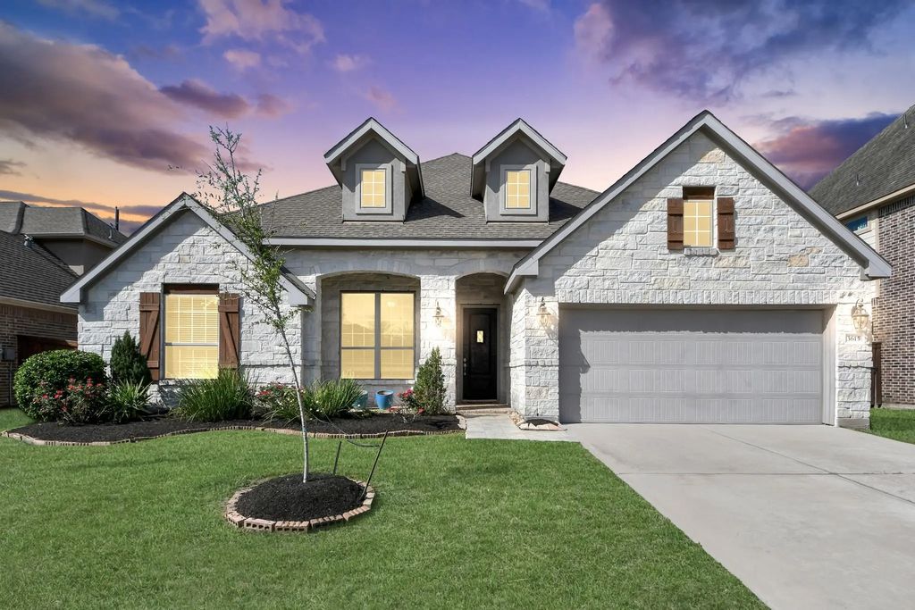 3615 Pasteur Lane, Iowa Colony