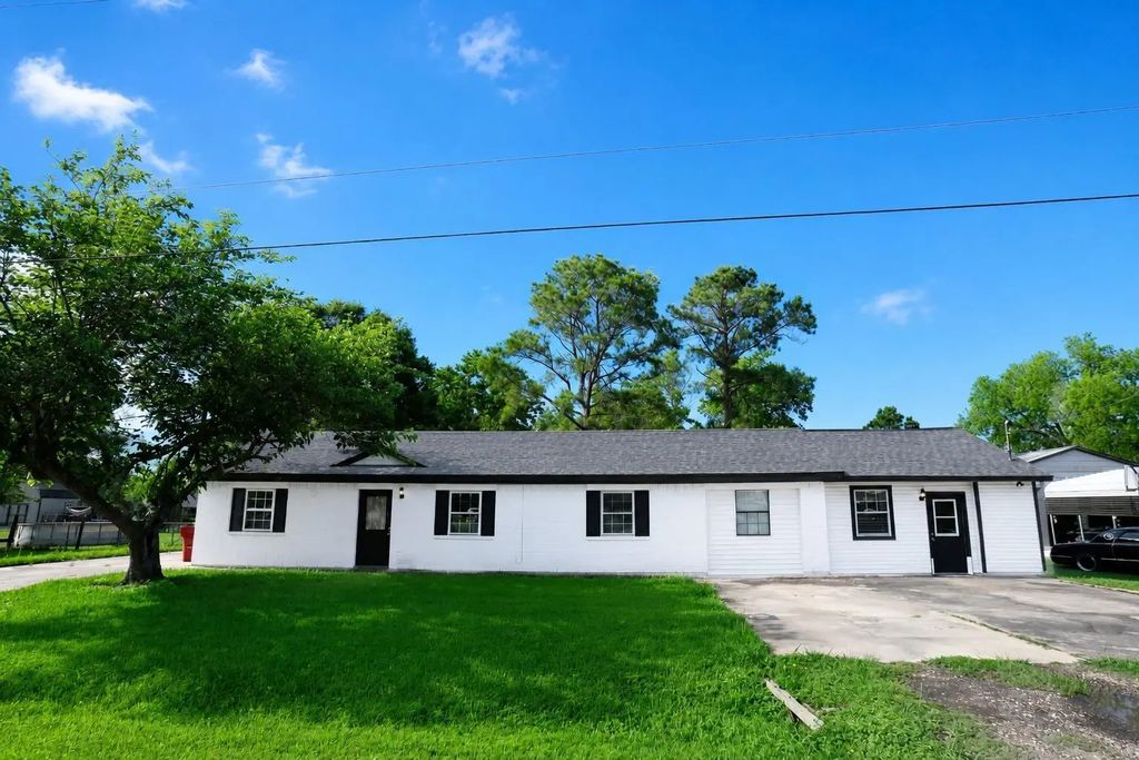 1117 County Road 515, Brazoria