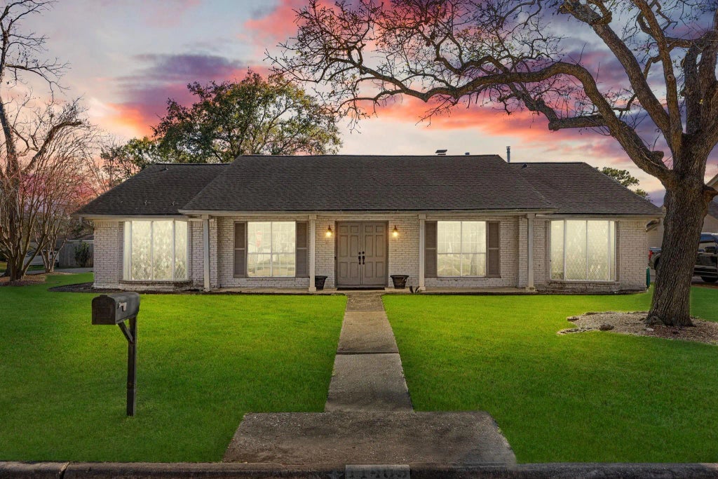 11403 Cold Spring Drive, Houston