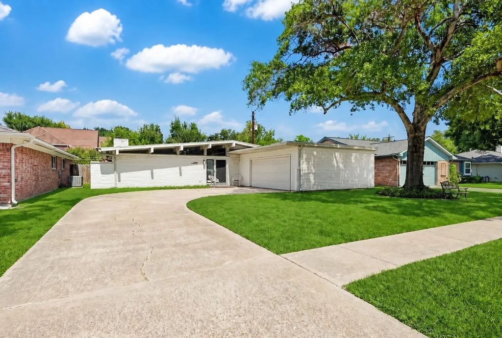 12810 Westmere Drive, Houston