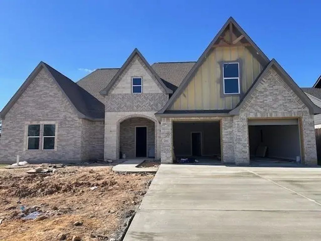 1295 Natasha's Way, Lumberton