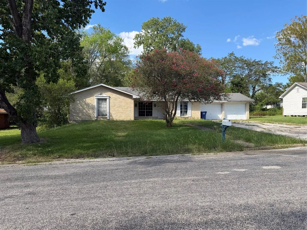 816 W Polk Street, Livingston