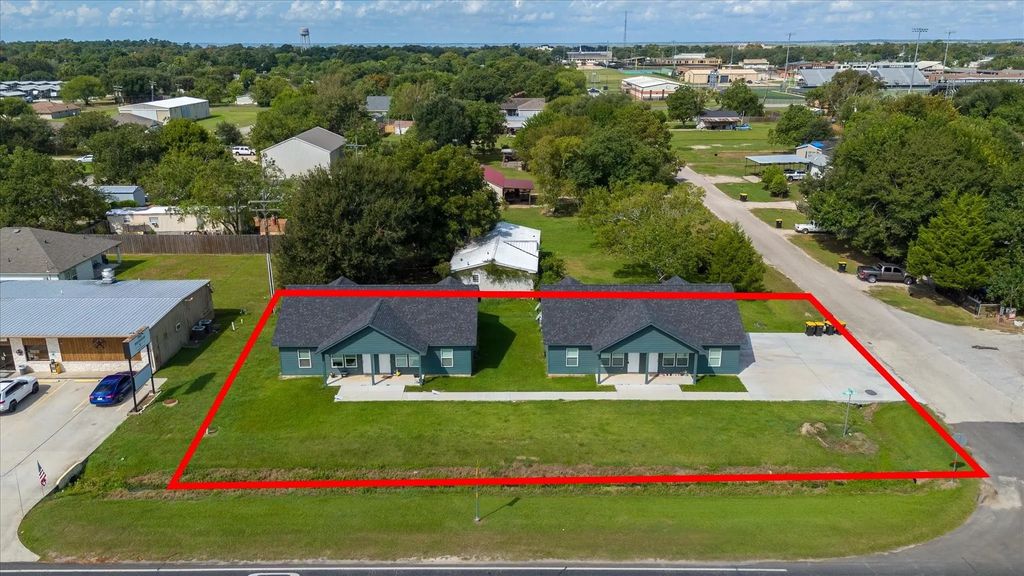1318 Stowell Street, Anahuac