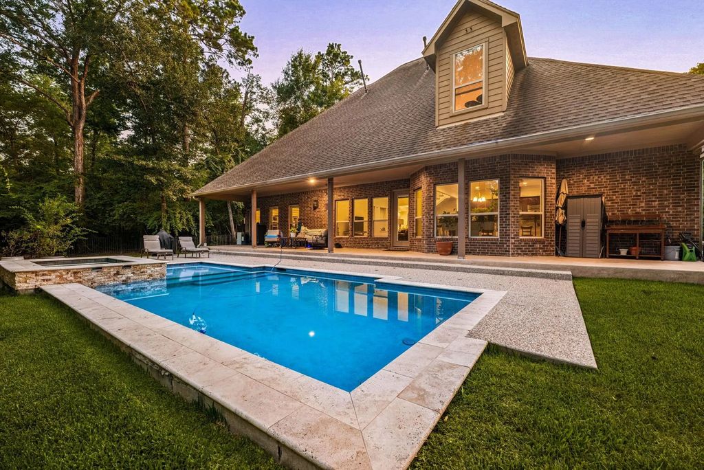 1904 Boulder Ridge Drive, Conroe