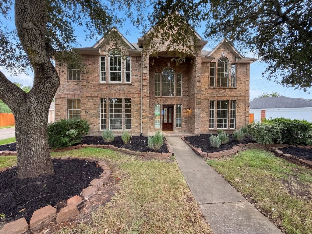 1702 Corona Del Mar Drive, Missouri City